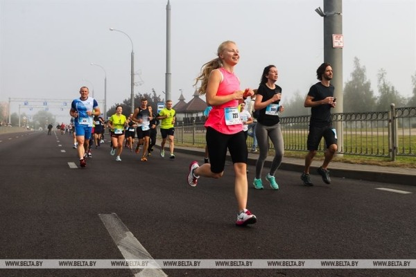 РЕПОРТАЖ: Скорость и выносливость: полумарафон провели в Бресте