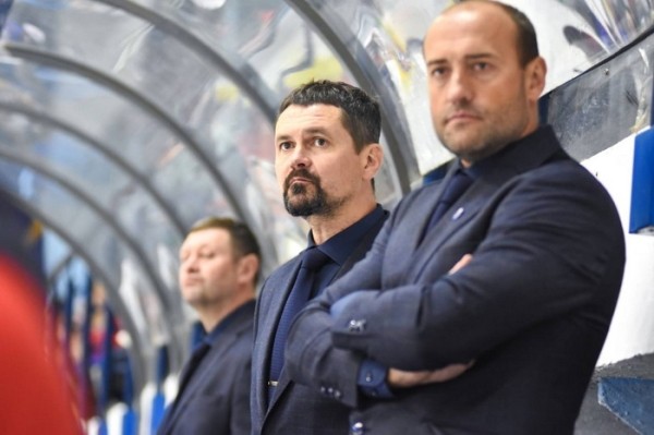 Хоккей. Евгений Есаулов: Жердев пока не на ходу
Хоккей. Евгений Есаулов: Жердев пока не на ходу