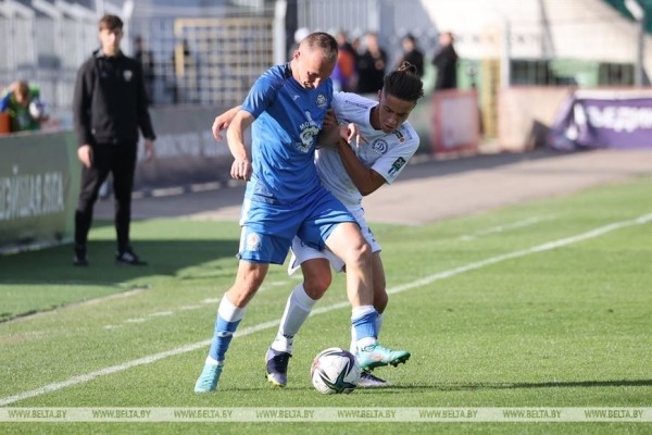 Минское "Динамо" догнало футболистов "Шахтера" в чемпионате Беларуси Минское "Динамо" догнало футболистов "Шахтера" в чемпионате Беларуси