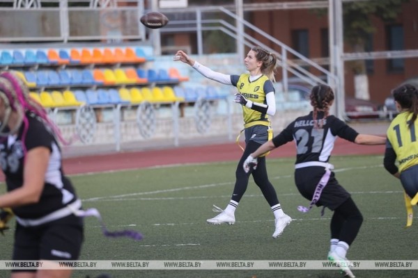 ФОТОФАКТ: В Минске прошел чемпионат Беларуси по флаг-футболу среди мужских и женских команд ФОТОФАКТ: В Минске прошел чемпионат Беларуси по флаг-футболу среди мужских и женских команд