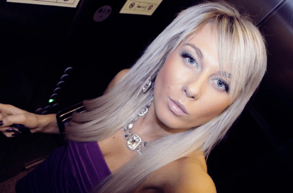 Девушка с билборда, «королева танцполов», официантки – какими были жены беларусских футболистов, когда знакомились с ними