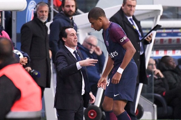 Хочет «Золотой мяч», равняется на Леброна, не исключает перехода в «Реал» – главное из интервью Мбаппе NYT Хочет «Золотой мяч», равняется на Леброна, не исключает перехода в «Реал» – главное из интервью Мбаппе NYT