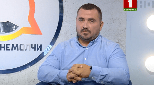 Коллега истерзанного на Окрестина брата Девятовского воспел режим: выдумал госоплату сборов в США, назвал санкции к Беларуси трагедией мира, отверг «амбиции анализировать» Коллега истерзанного на Окрестина брата Девятовского воспел режим: выдумал госоплату сборов в США, назвал санкции к Беларуси трагедией мира, отверг «амбиции анализировать»