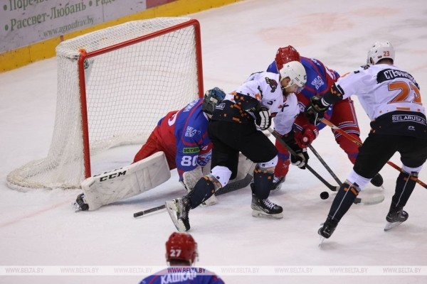 Хоккеисты "Шахтера" потерпели первое поражение в сезоне белорусской экстралиги Хоккеисты "Шахтера" потерпели первое поражение в сезоне белорусской экстралиги