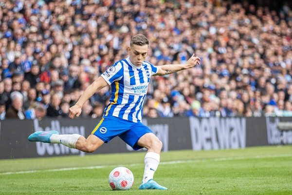 Поттер помешан на гибридных схемах и необычных ролях. Не факт, что сработает в «Челси», но будет интересно Поттер помешан на гибридных схемах и необычных ролях. Не факт, что сработает в «Челси», но будет интересно