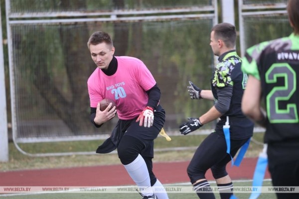 ФОТОФАКТ: В Минске прошел чемпионат Беларуси по флаг-футболу среди мужских и женских команд ФОТОФАКТ: В Минске прошел чемпионат Беларуси по флаг-футболу среди мужских и женских команд