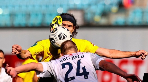 "Химки" и "Крылья Советов" сыграли вничью в чемпионате России "Химки" и "Крылья Советов" сыграли вничью в чемпионате России