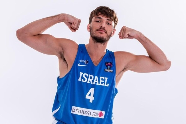 За Израиль на Евробаскете рубится минчанин – побеждал Беларусь, попадал в хайлайты Евролиги, а теперь выдал отличный матч против лучшего в мире