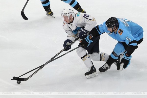 Хоккеисты минского "Динамо" обыграли "Барыс" на старте сезона КХЛ 