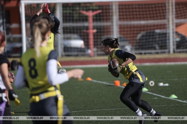 ФОТОФАКТ: В Минске прошел чемпионат Беларуси по флаг-футболу среди мужских и женских команд ФОТОФАКТ: В Минске прошел чемпионат Беларуси по флаг-футболу среди мужских и женских команд
