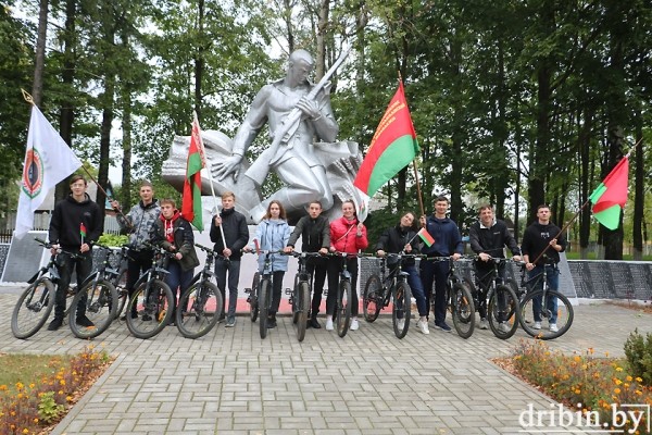 В Дрибине ради «единства» устроили ламповую спартакиаду для пенсионеров – напугали НАТО, порадовали сборную по хоккею