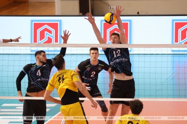 Солигорский "Шахтер" обыграл "Строителя" в матче за Суперкубок Беларуси по волейболу Солигорский "Шахтер" обыграл "Строителя" в матче за Суперкубок Беларуси по волейболу