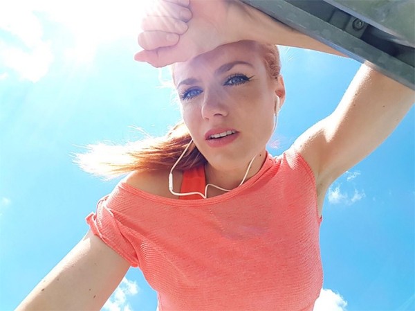 Биатлон.  Трехкратная медалистка Игр Габриэла Соукалова потерялась в Альпах во время велопрогулки. Ее нашли спасатели
 