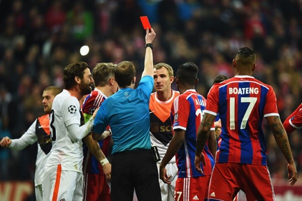 Защитника «Ниццы» удалили уже на 9-й секунде! Кажется, это самая быстрая красная в истории топ-чемпионатов Защитника «Ниццы» удалили уже на 9-й секунде! Кажется, это самая быстрая красная в истории топ-чемпионатов