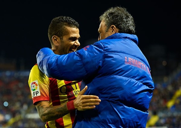 Европейский путь Дани Алвес начал в «Севилье» – хотя до этого о ней даже не слышал. Тут из него сделали звезду