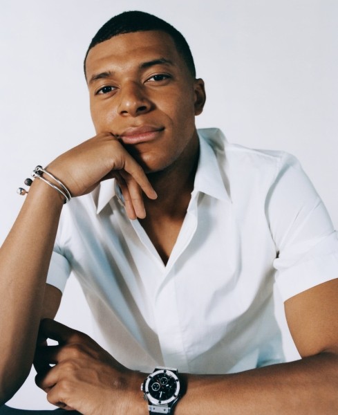 Хочет «Золотой мяч», равняется на Леброна, не исключает перехода в «Реал» – главное из интервью Мбаппе NYT Хочет «Золотой мяч», равняется на Леброна, не исключает перехода в «Реал» – главное из интервью Мбаппе NYT