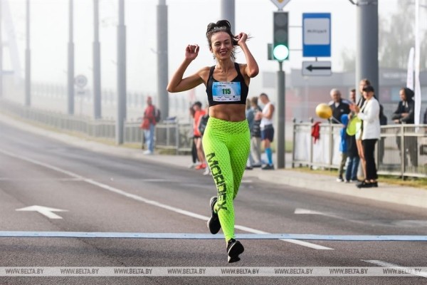РЕПОРТАЖ: Скорость и выносливость: полумарафон провели в Бресте
