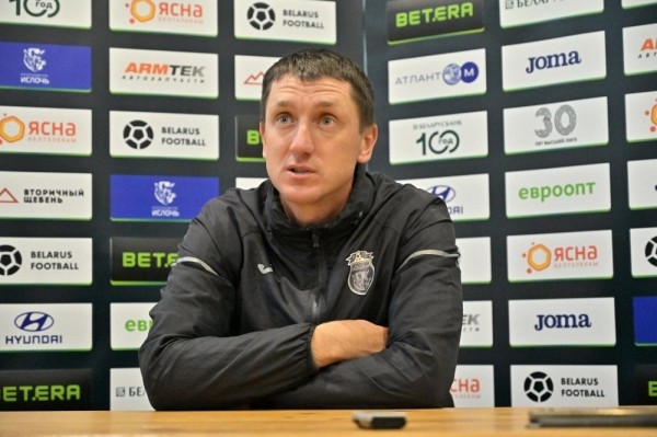 Футбол.  Артем Радьков: очень рады решать свои задачи, еще быть в верхней части турнирной таблицы и за что-то бороться
 