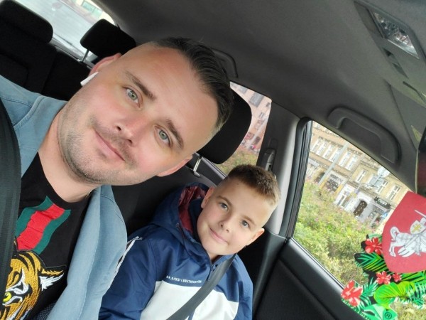 «У меня знакомые выходили на протесты в 2020-м – и вдруг стали Z-патриотами». Экс-менеджер из хоккея – о том, как меняется Беларусь