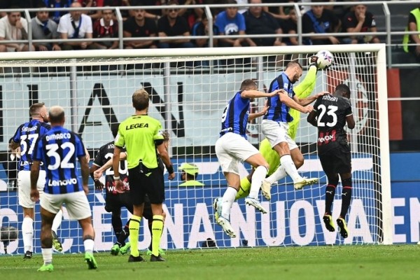 «Милан» был лучше «Интера» во всех стадиях. Пиоли запутал Индзаги, но тот чуть не спас матч заменами