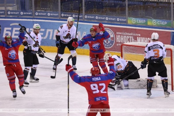 Хоккеисты "Шахтера" потерпели первое поражение в сезоне белорусской экстралиги Хоккеисты "Шахтера" потерпели первое поражение в сезоне белорусской экстралиги