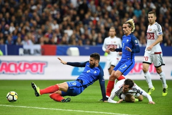 Когда-то на белфутбол хорошо ходили в Европе: «Гомель» в двух матчах посмотрели почти 100 тысяч зрителей, минское «Динамо» прилично собирало в Австрии и Турции Когда-то на белфутбол хорошо ходили в Европе: «Гомель» в двух матчах посмотрели почти 100 тысяч зрителей, минское «Динамо» прилично собирало в Австрии и Турции