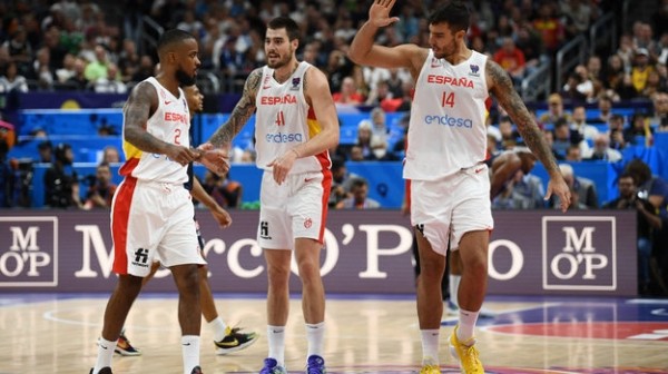 Баскетбол. Сборная Испании победила команду Франции в финале мужского чемпионата Европы
Баскетбол. Сборная Испании победила команду Франции в финале мужского чемпионата Европы