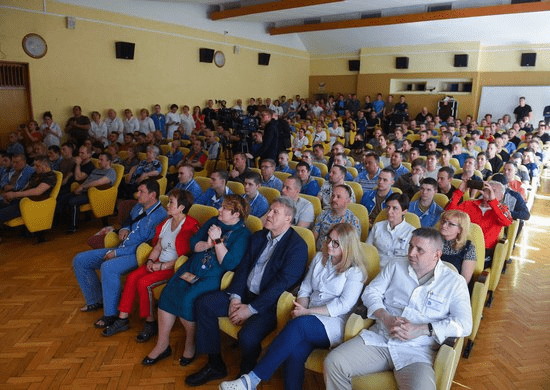 13 000 болельщиков минского «Динамо» спели мемную песню шансонье, который поддерживает русских оккупантов 13 000 болельщиков минского «Динамо» спели мемную песню шансонье, который поддерживает русских оккупантов