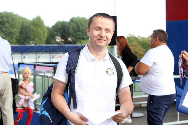 Парадокс: «Прессбол» полтора года ублажает режим, но там снова нашли неблагонадежного (упекли на сутки) – а ведь автор пришел на смену тем, кто не захотел быть обслугой