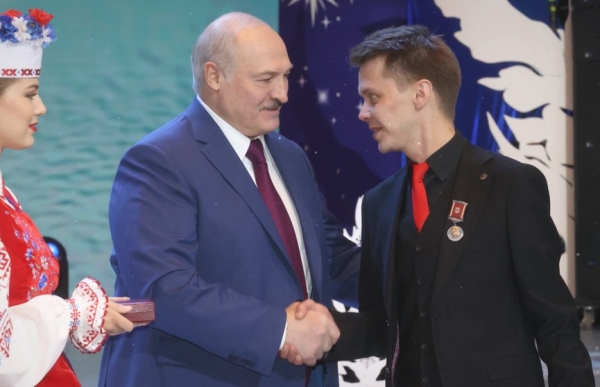 После августа-2020 медаль Скорины начали давать отборным людоедам – к Талаю добавился пропагандист Канашиц После августа-2020 медаль Скорины начали давать отборным людоедам – к Талаю добавился пропагандист Канашиц