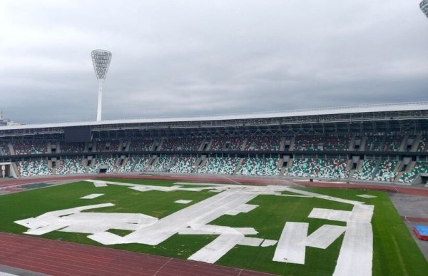 «Разрешить выезжать на поле грузовому транспорту – это безумие!» Узнали, каким «пластырем» лечат стадион «Динамо» и от чего он получил самые большие увечья