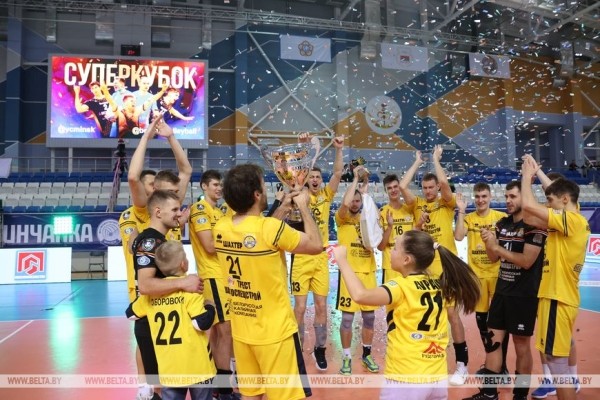 Солигорский "Шахтер" обыграл "Строителя" в матче за Суперкубок Беларуси по волейболу Солигорский "Шахтер" обыграл "Строителя" в матче за Суперкубок Беларуси по волейболу