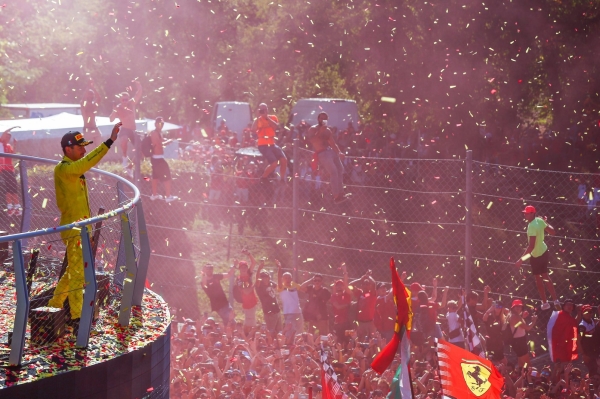 Дэбют Ніка дэ Фрыса і спрэчкі пра аўтамабіль бяспекі на Гран Пры Італіі. А, ну і перамога Макса Ферстапена Дэбют Ніка дэ Фрыса і спрэчкі пра аўтамабіль бяспекі на Гран Пры Італіі. А, ну і перамога Макса Ферстапена