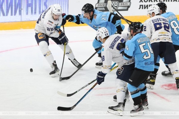 Хоккеисты минского "Динамо" обыграли "Барыс" на старте сезона КХЛ 