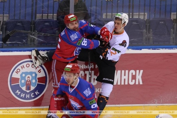 Хоккеисты "Шахтера" потерпели первое поражение в сезоне белорусской экстралиги Хоккеисты "Шахтера" потерпели первое поражение в сезоне белорусской экстралиги