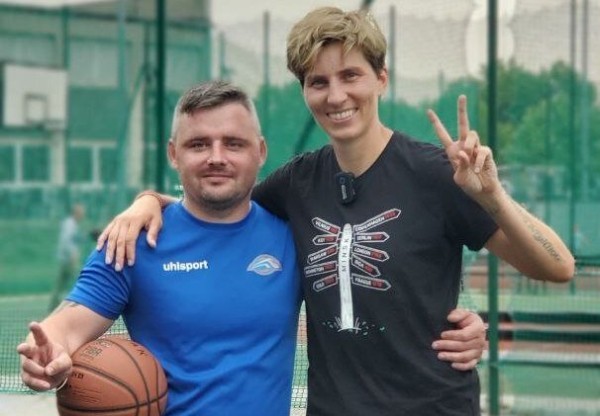 «У меня знакомые выходили на протесты в 2020-м – и вдруг стали Z-патриотами». Экс-менеджер из хоккея – о том, как меняется Беларусь