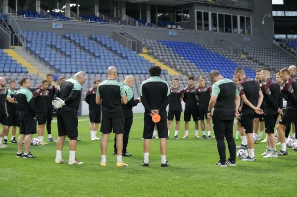 Футбол. Сборная Беларуси не может победить в 12 официальных матчах подряд
Футбол. Сборная Беларуси не может победить в 12 официальных матчах подряд