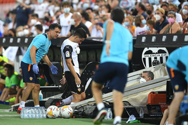 Защитника «Ниццы» удалили уже на 9-й секунде! Кажется, это самая быстрая красная в истории топ-чемпионатов Защитника «Ниццы» удалили уже на 9-й секунде! Кажется, это самая быстрая красная в истории топ-чемпионатов