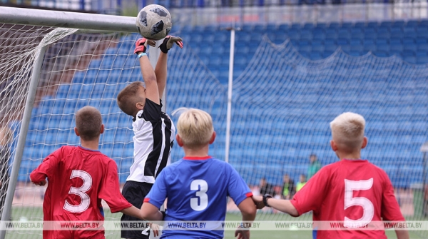 ФОТОФАКТ: Финальный этап соревнований юных футболистов "Кожаный мяч" стартовал в Минске