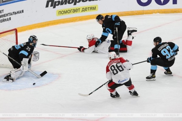 Хоккеисты минского "Динамо" одержали вторую победу на старте сезона КХЛ Хоккеисты минского "Динамо" одержали вторую победу на старте сезона КХЛ