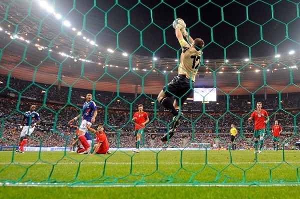 Когда-то на белфутбол хорошо ходили в Европе: «Гомель» в двух матчах посмотрели почти 100 тысяч зрителей, минское «Динамо» прилично собирало в Австрии и Турции Когда-то на белфутбол хорошо ходили в Европе: «Гомель» в двух матчах посмотрели почти 100 тысяч зрителей, минское «Динамо» прилично собирало в Австрии и Турции