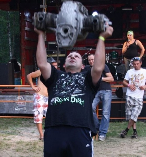 Как минимум полтора десятка человек из спорта продолжают сидеть в Беларуси за политику, и это если не считать фанатов. Вот о ком мы не забываем Как минимум полтора десятка человек из спорта продолжают сидеть в Беларуси за политику, и это если не считать фанатов. Вот о ком мы не забываем