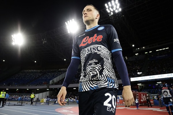 Дети Марадоны запретили «Наполи» использовать образ Диего. Из-за того, что клуб не заплатил им