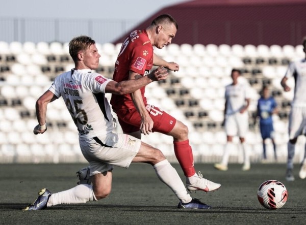 Сборной Беларуси не нужен основной игрок лидера чемпионата Украины (а ведь состав и так не ахти). Защитник хочет выступать за Родину, но четко против войны