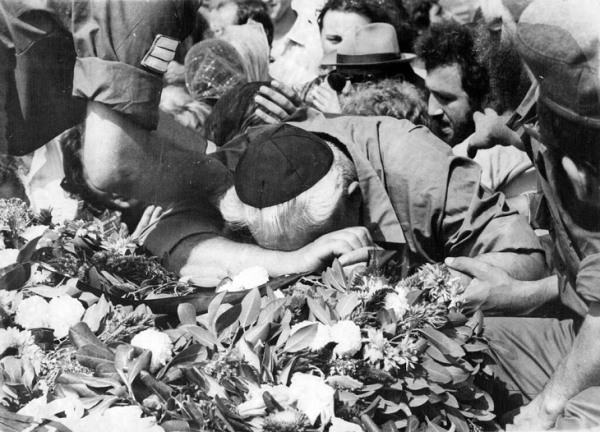 50 лет назад на ОИ с 10 товарищами погиб юный претендент на медаль из Минска &ndash; тогда Германия провально среагировала на теракт и только сейчас платит за это компенсацию