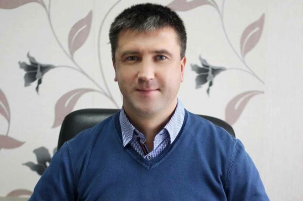 Унылая возня в футбольном Могилеве: неготовыми сунулись в высшую лигу, крайним сделали тренера, заявившего о проблемах, а в выигрыше остался друг директора клуба