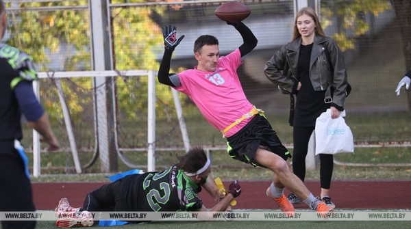 ФОТОФАКТ: В Минске прошел чемпионат Беларуси по флаг-футболу среди мужских и женских команд ФОТОФАКТ: В Минске прошел чемпионат Беларуси по флаг-футболу среди мужских и женских команд