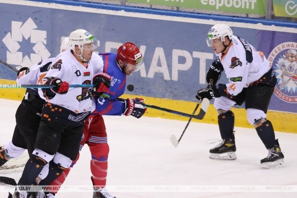 Хоккеисты "Шахтера" потерпели первое поражение в сезоне белорусской экстралиги Хоккеисты "Шахтера" потерпели первое поражение в сезоне белорусской экстралиги