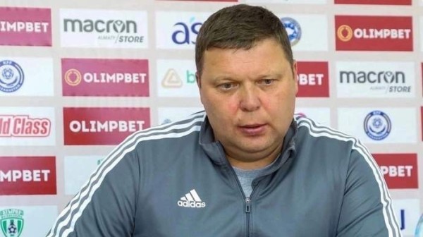 Футбол. Александр Седнев: у нас непростая ситуация, но футболисты с честью справились с ней, за что я благодарен им
Футбол. Александр Седнев: у нас непростая ситуация, но футболисты с честью справились с ней, за что я благодарен им