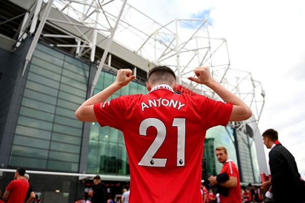 Антони – самый парадоксальный трансфер лета. «МЮ» точно переплатил (до 40 млн), но для Тен Хага это важное усиление Антони – самый парадоксальный трансфер лета. «МЮ» точно переплатил (до 40 млн), но для Тен Хага это важное усиление